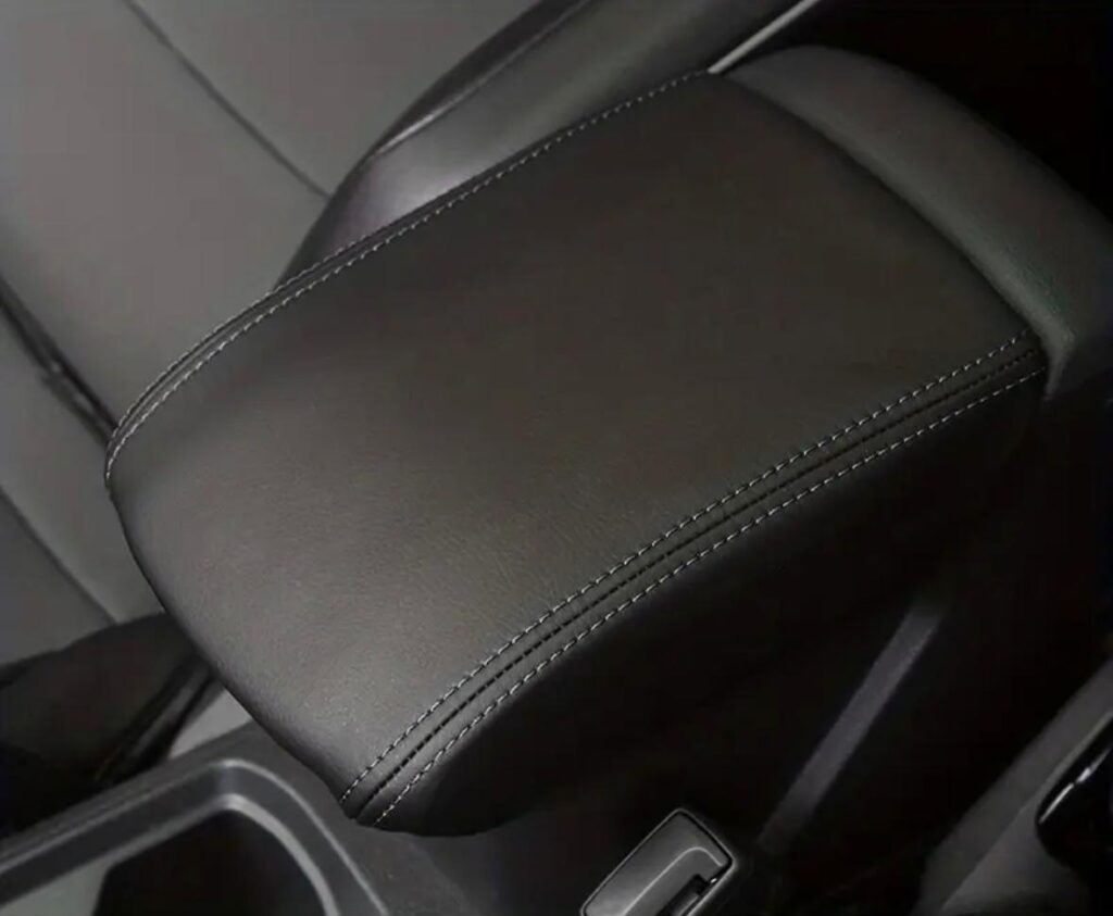 Armlehnenbezug für VW Golf 7 – Hochwertiges Kunstleder
